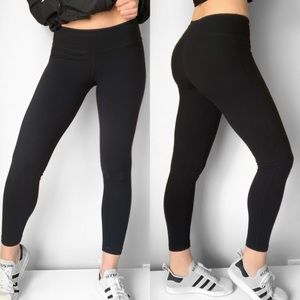 Aritzia Parklife leggings